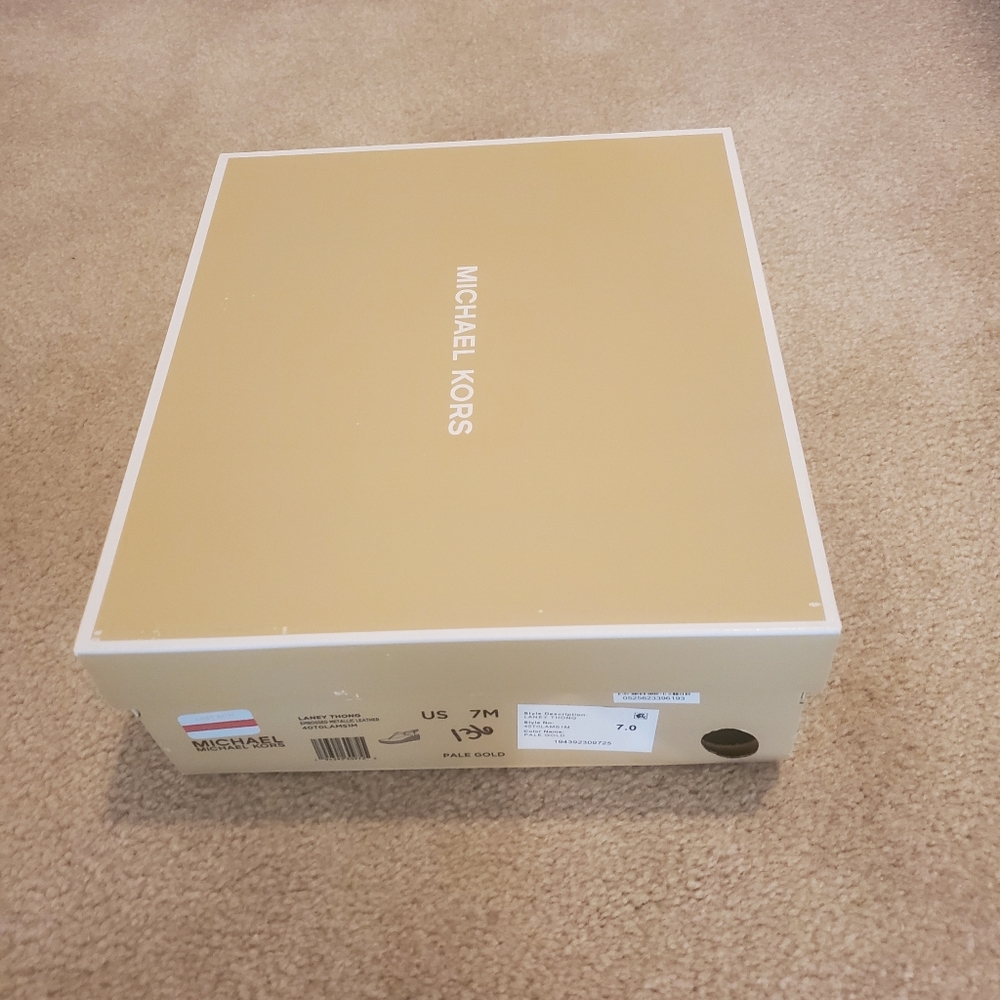 Michael Kors Platfirm Sandal Storage Box - Picture 2 of 2